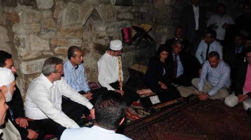 Bakan Eker 4. Fekiye Teyran K&uuml;lt&uuml;r Festivali'nde