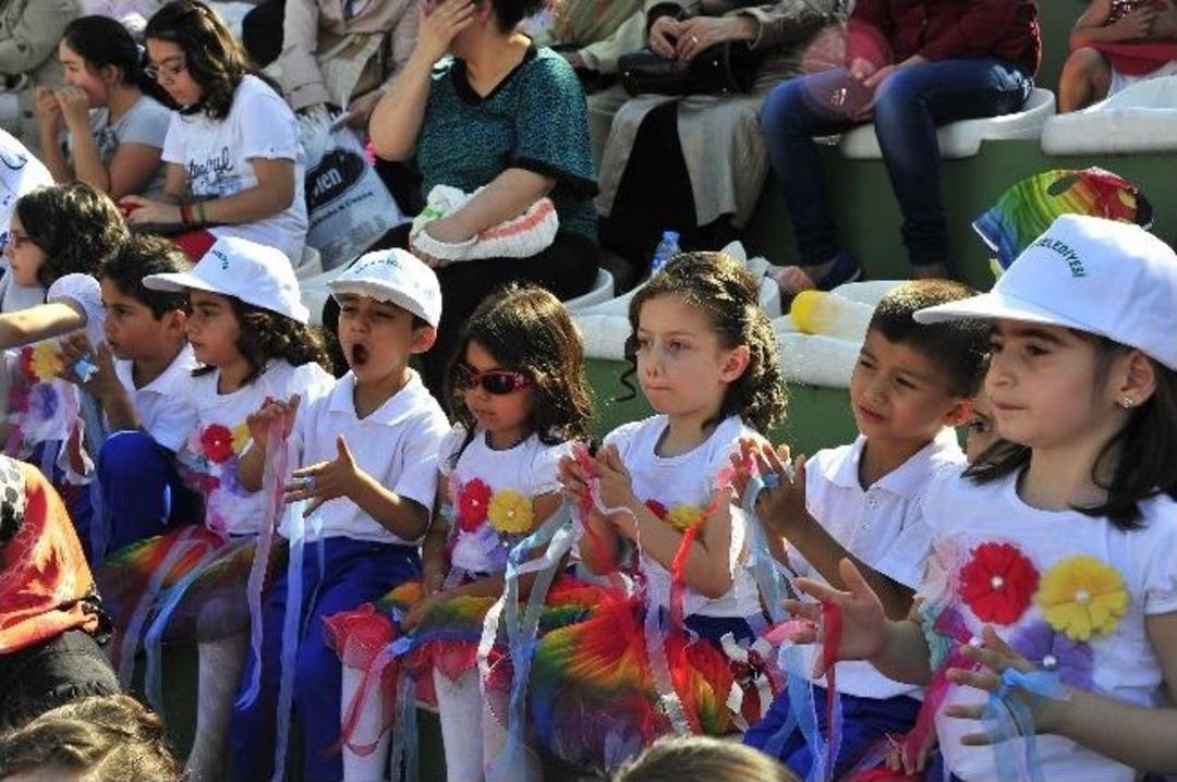 Miniklerin G&ouml;sterisi Yıldırım&rsquo;ı Salladı