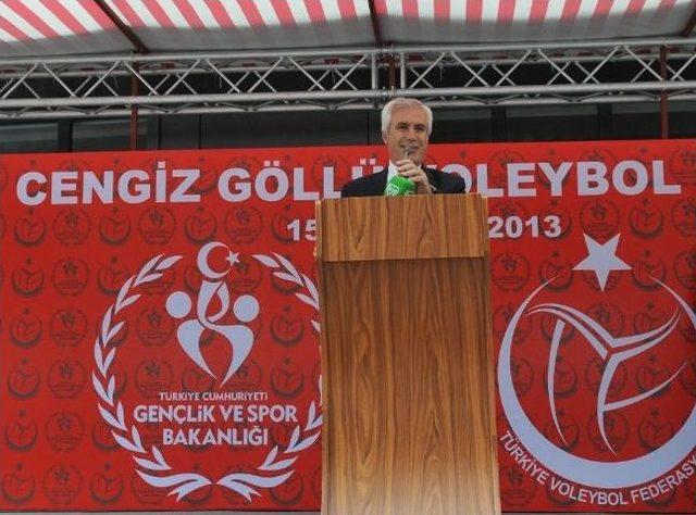 Cengiz Göllü Voleybol Salonu Kapılarını Açtı