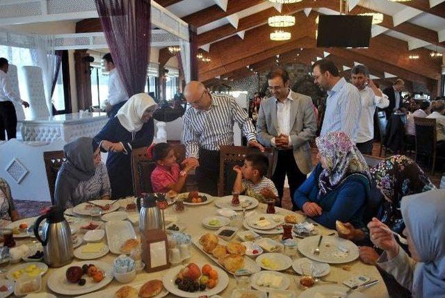 Yetimler Karne Şöleninde Buluştu 1