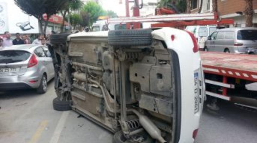 Otomobil Devrildi: 3 Yaralı