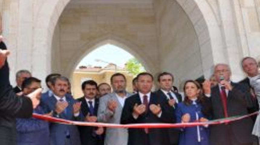 Somuncu Baba K&uuml;lliyesi A&ccedil;ıldı