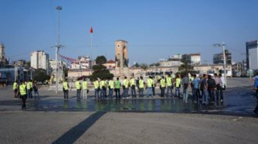 Taksim Meydanı Ara&ccedil; Ve Yaya Trafiğine Kapatıldı