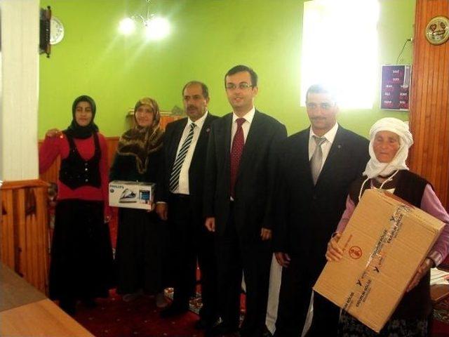 Digor&rsquo;da Aile Okul Projesi&rsquo;ne Katılanlar &Ouml;d&uuml;llendirildi 2