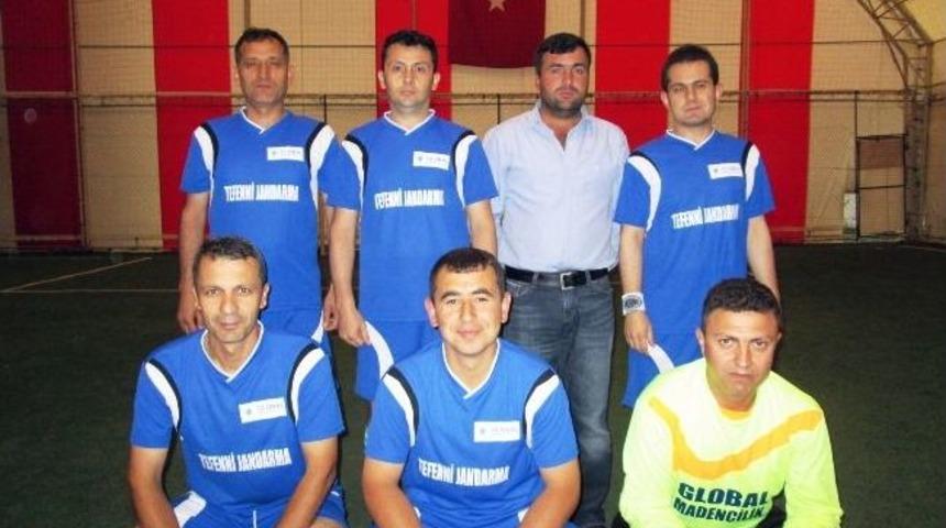 Tefenni Kurumlar Arası Halı Saha Futbol Turnuvası Sona Erdi