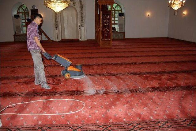 Taşk&ouml;pr&uuml; Merkez Camileri Ramazan Ayına Hazır 2