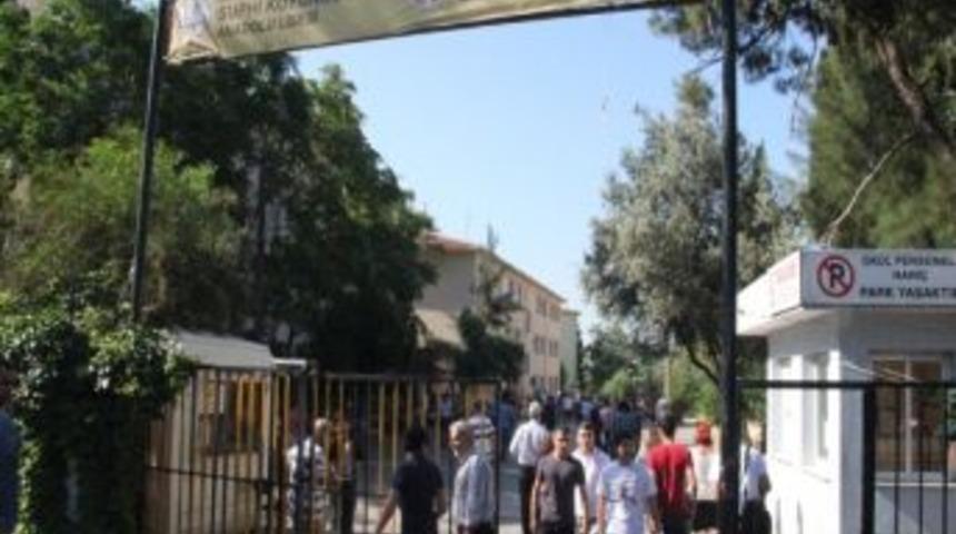 İzmir&rsquo;de İkinci G&uuml;n &ldquo;lys&rdquo; Heyecanı