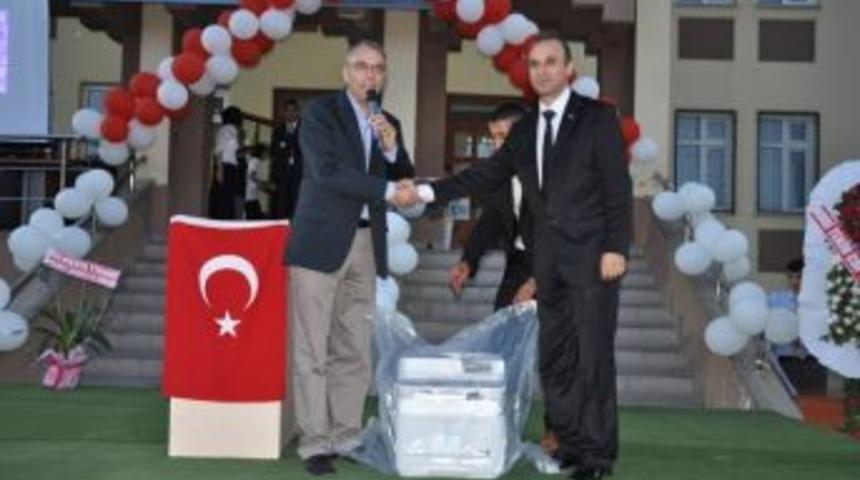 Toki  İ&Ouml;O'na Atık Pil Hediyesi