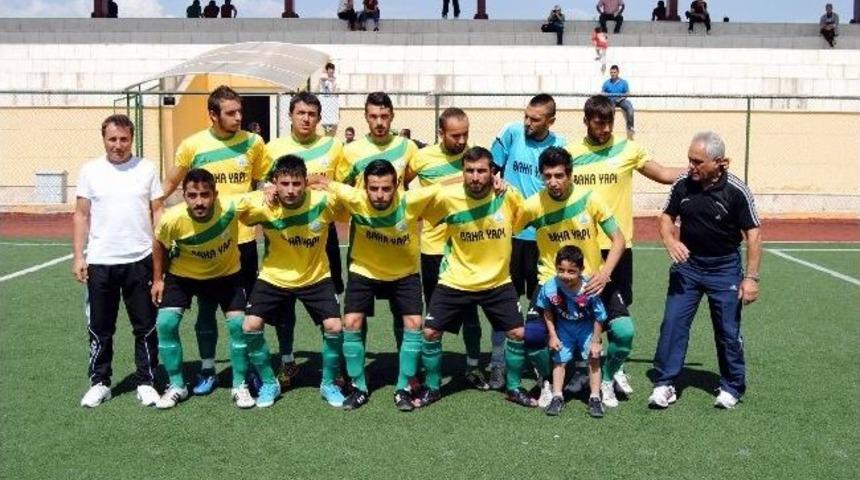 Suşehri Belediyespor Şampiyonluk Kupasını Aldı