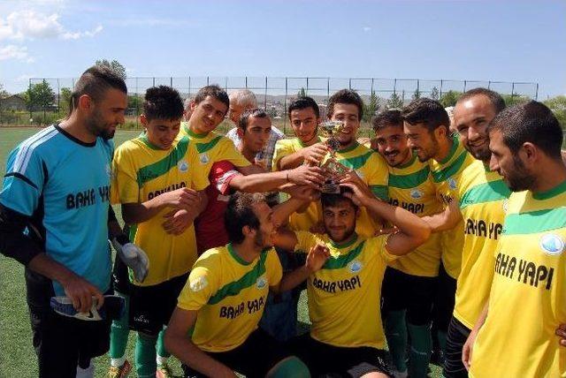 Suşehri Belediyespor Şampiyonluk Kupasını Aldı 1