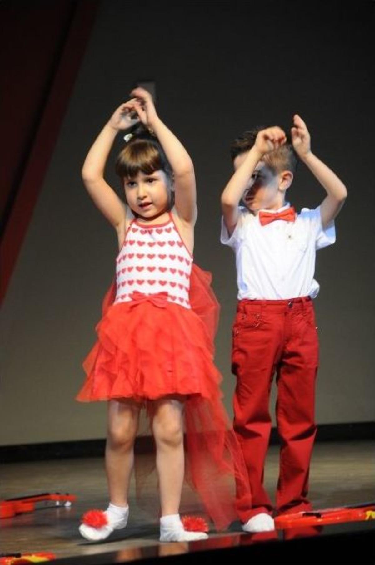 Minik &Ouml;ğrencilerden Yıl Sonu G&ouml;stergesi