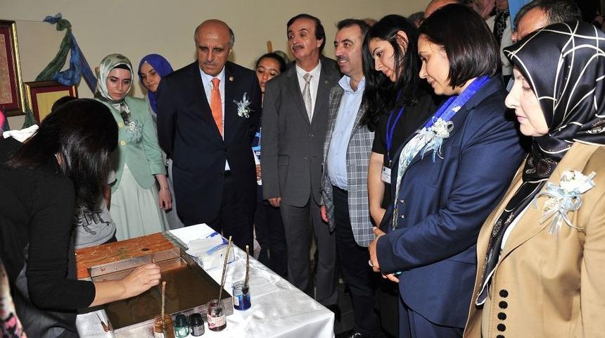 Kursiyerler H&uuml;nerlerini Sergiledi