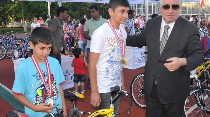 600 Sporcunun Katıldığı Muhteşem &Ouml;d&uuml;l T&ouml;reni