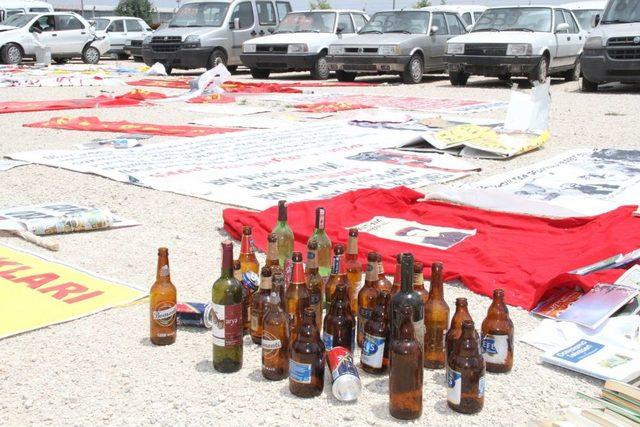 Protestocuların &Ccedil;adırlarında  Okul S&uuml;t&uuml;  De &Ccedil;ıktı 3