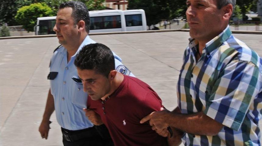 Evi terk eden karısını bı&ccedil;aklayarak &ouml;ld&uuml;rd&uuml;