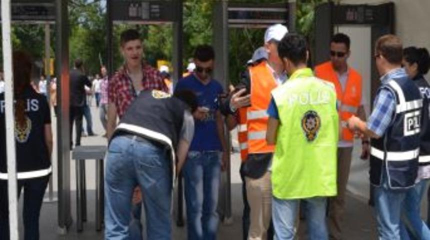 Miting Alanında Geniş G&uuml;venlik &Ouml;nlemi