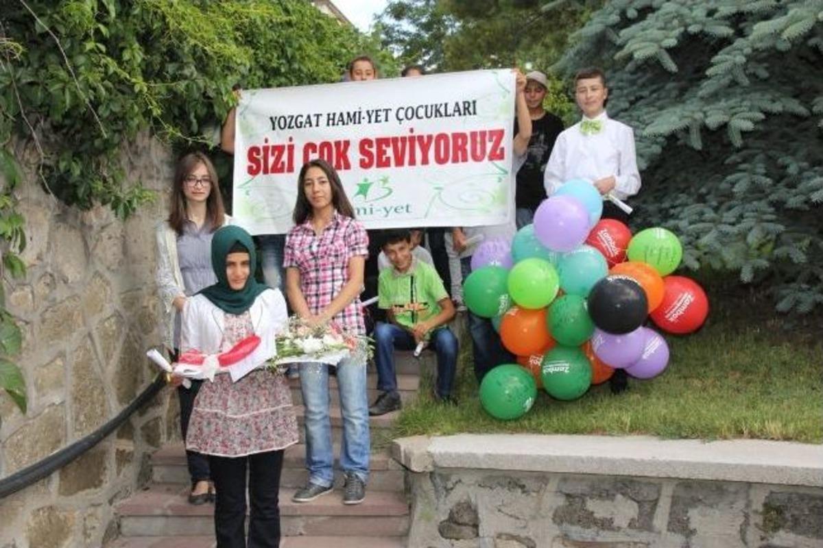 Yetim &Ccedil;ocuklardan Yozgat Valisi Yazıcı&rsquo;ya &lsquo;babalar G&uuml;n&uuml;&rsquo; S&uuml;rprizi