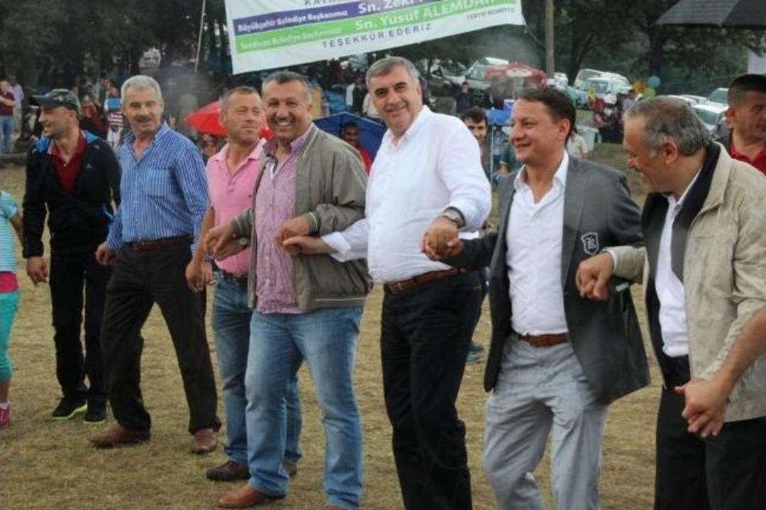 Başkan To&ccedil;oğlu Horon Tepti