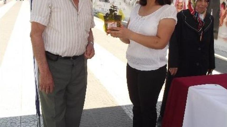 Aydın Belediyesi Babalar G&uuml;n&uuml;&rsquo;n&uuml; Unutmadı