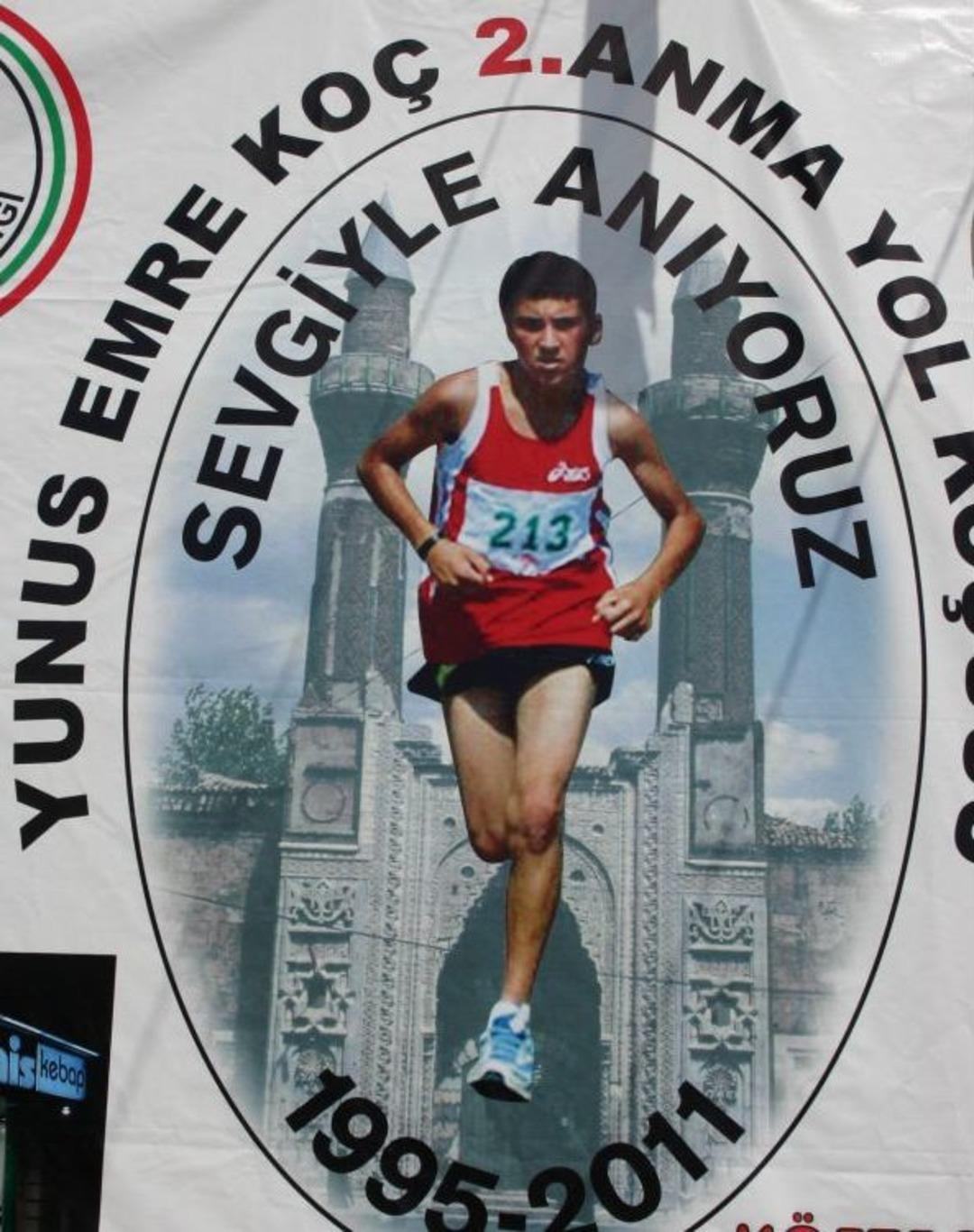 Babalar G&uuml;n&uuml;'nde &Ouml;len Oğlu I&ccedil;in Koşu D&uuml;zenledi