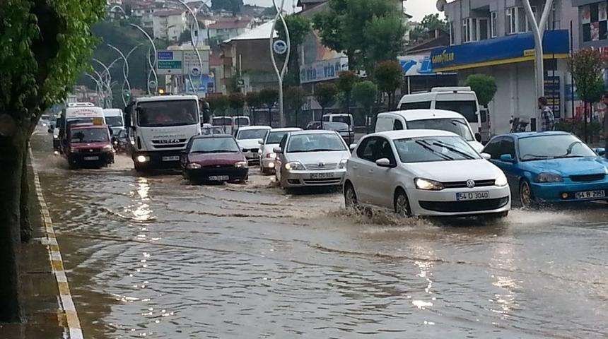 Sakarya'da dolu ve sağanak yağış