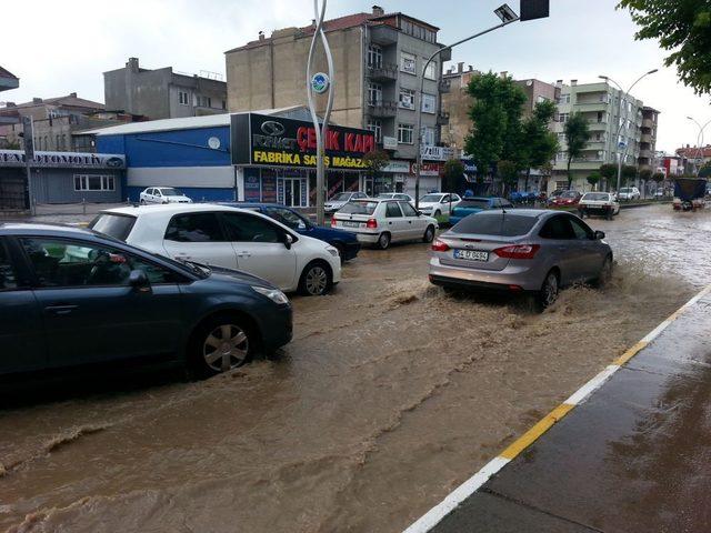 Sakarya'da dolu ve sağanak yağış