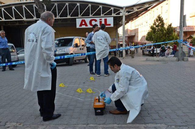 Hastane Önünde Çıkan Kavgada Bir Kişi Silahla Yaralandı