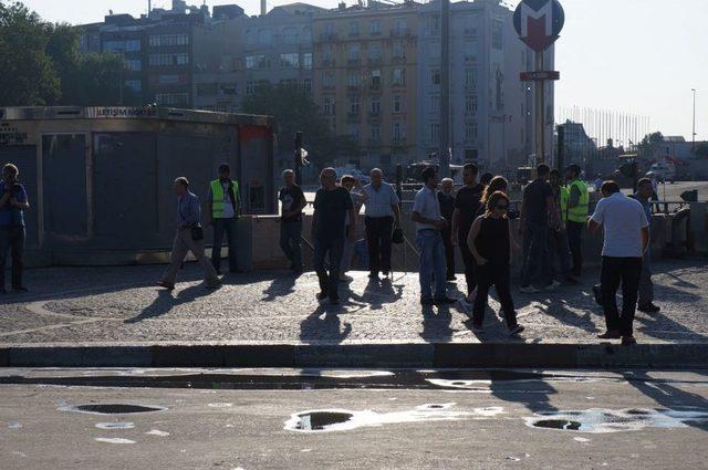 Taksim yaya trafiğine açıldı