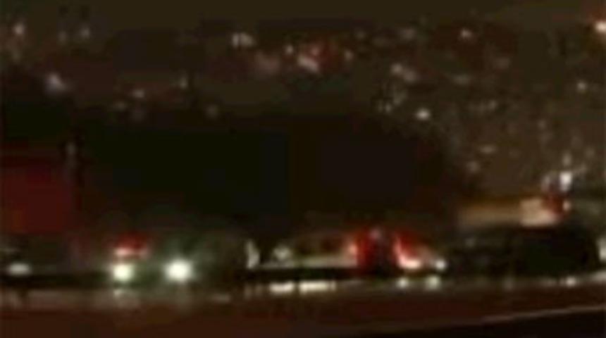 G&ouml;stericiler kamyonet yaktı!