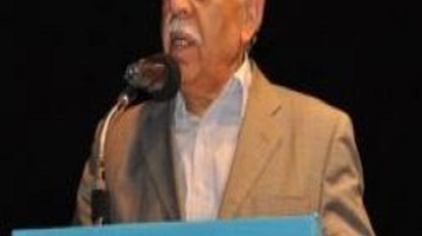 Eski Bakan &Ccedil;orlu&rsquo;da Konferans Verdi