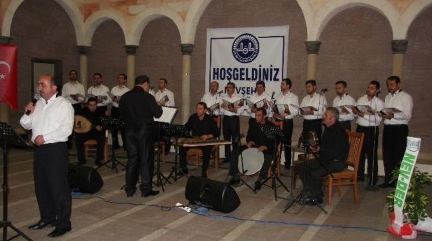 Din G&ouml;revlilerinden Tasavvuf Musıkisi Konseri