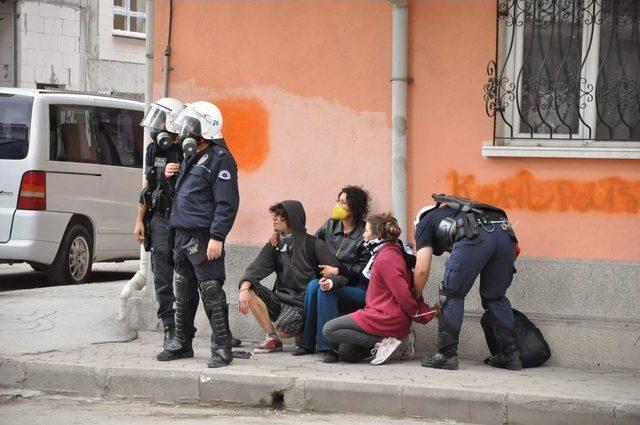‘Aranızda Provokatörler Var’ Çağrısına Aldırmayan Eylemciler Polisle Çatıştı