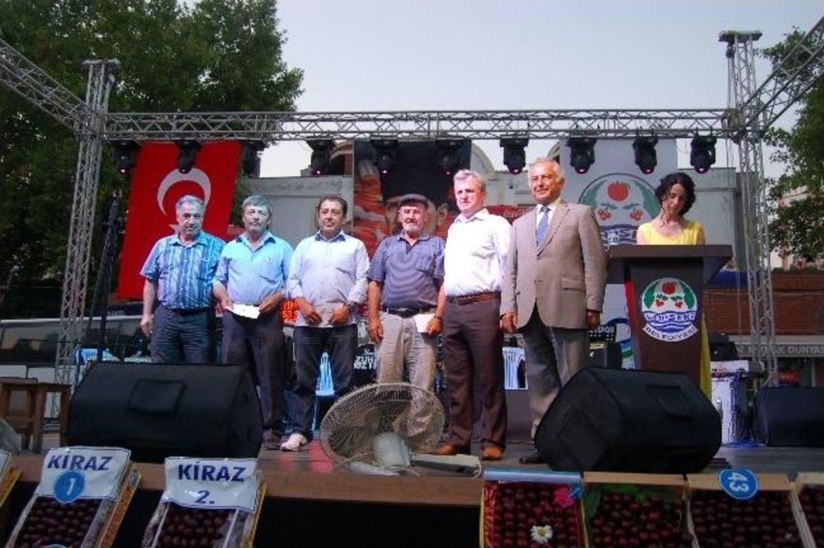 Kiraz &Uuml;reticileri &Ouml;d&uuml;llerini Aldı