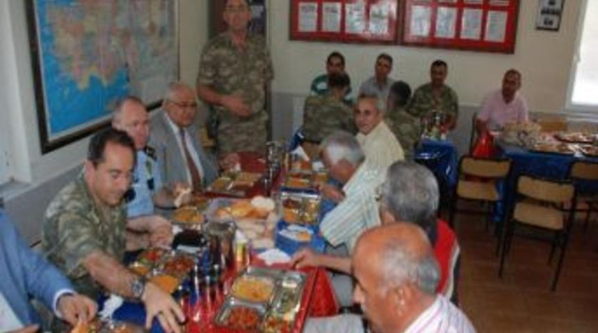 Kırıkhan'da Jandarmadan Kuruluş Yemeği