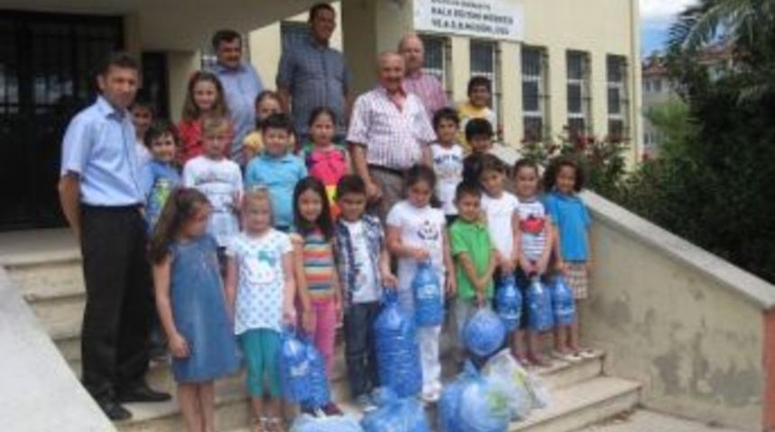 Burhaniye&rsquo;de &Ouml;ğrenciler Mavi Kapak Avcısı Oldu