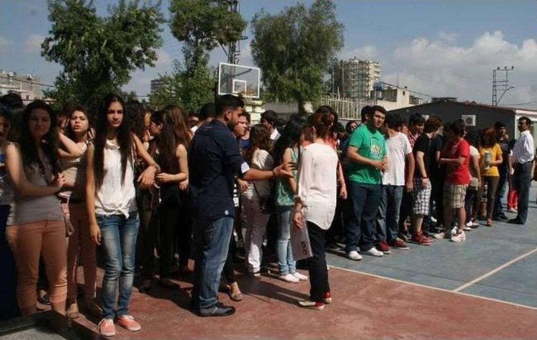 Akdeniz Koleji'nde Coşkulu Karne T&ouml;reni