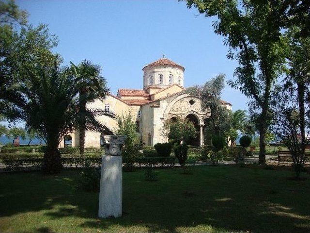 800 Yıllık Ayasofya Müzesi Cami Olmaya Hazırlanıyor