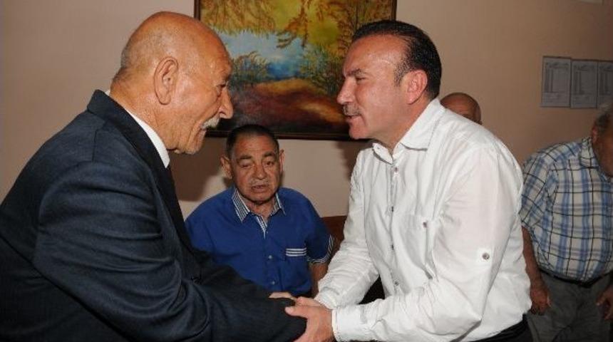 Huzurevinde Babalar G&uuml;n&uuml; Kutlaması