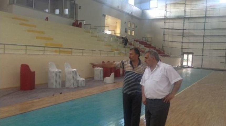 Hendek Spor Salonu Bitme Aşamasına Geldi