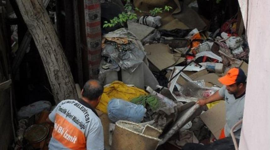 Evinden &uuml;&ccedil; kamyon &ccedil;&ouml;p &ccedil;ıktı