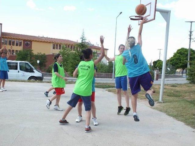 Nevşehirde Sokak Basketbolu Coşkusu