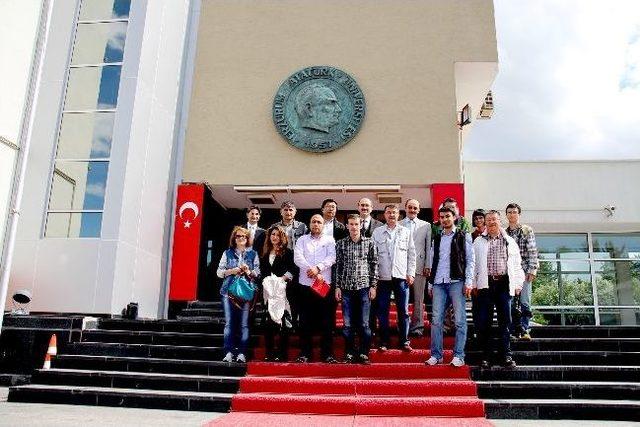&Ccedil;inli Bilim Adamlarından Atat&uuml;rk &Uuml;niversitesine Ziyaret 1