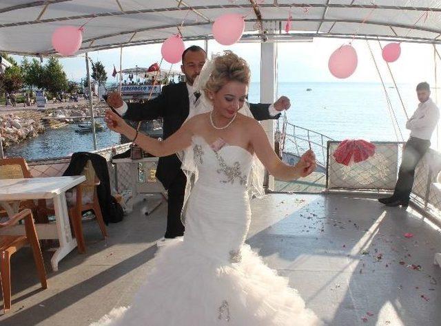 Beyşehir G&ouml;l&uuml; Yeni Evli &Ccedil;iftlerin G&ouml;zdesi Oldu 1