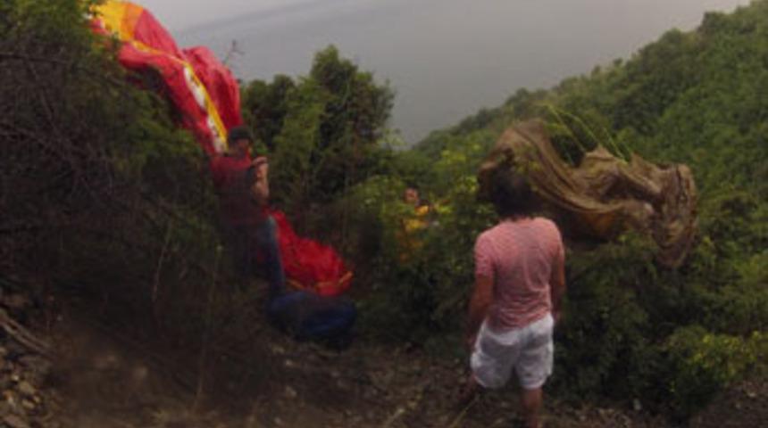 Tekirdağ'da paraş&uuml;t&ccedil;&uuml; b&ouml;yle d&uuml;şt&uuml;