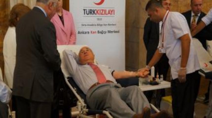 Meclis Başkanı &Ccedil;i&ccedil;ek, Siyasileri Hukuk Zemininde Anlaşmaya &Ccedil;ağırdı