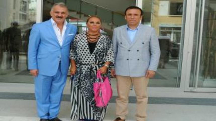 Belediyenin Ay-yıldızlı Binası Sanat&ccedil;ıları Hayran Bıraktı