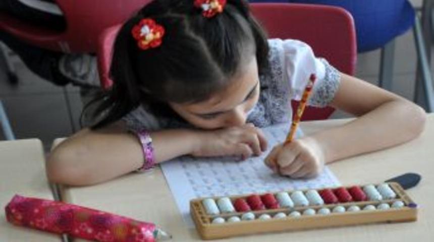 Mental Aritmetik Yarışması &Ouml;ğrencileri Terletti