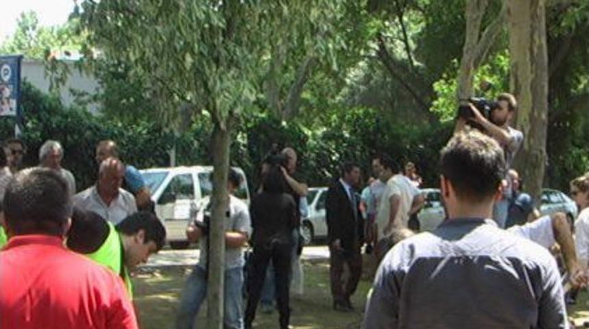 Gezi Parkı'na Yeni Ağa&ccedil;lar Dikiliyor