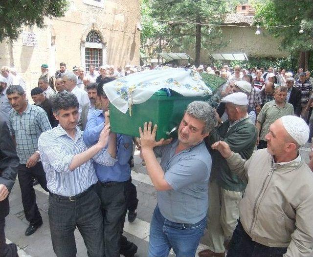Milletvekili Kinay ın Yengesi Vefat Etti 1
