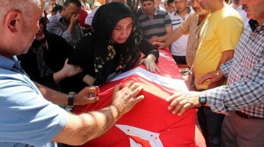 Nişanlısının Naaşını &Ouml;perek Uğurladı
